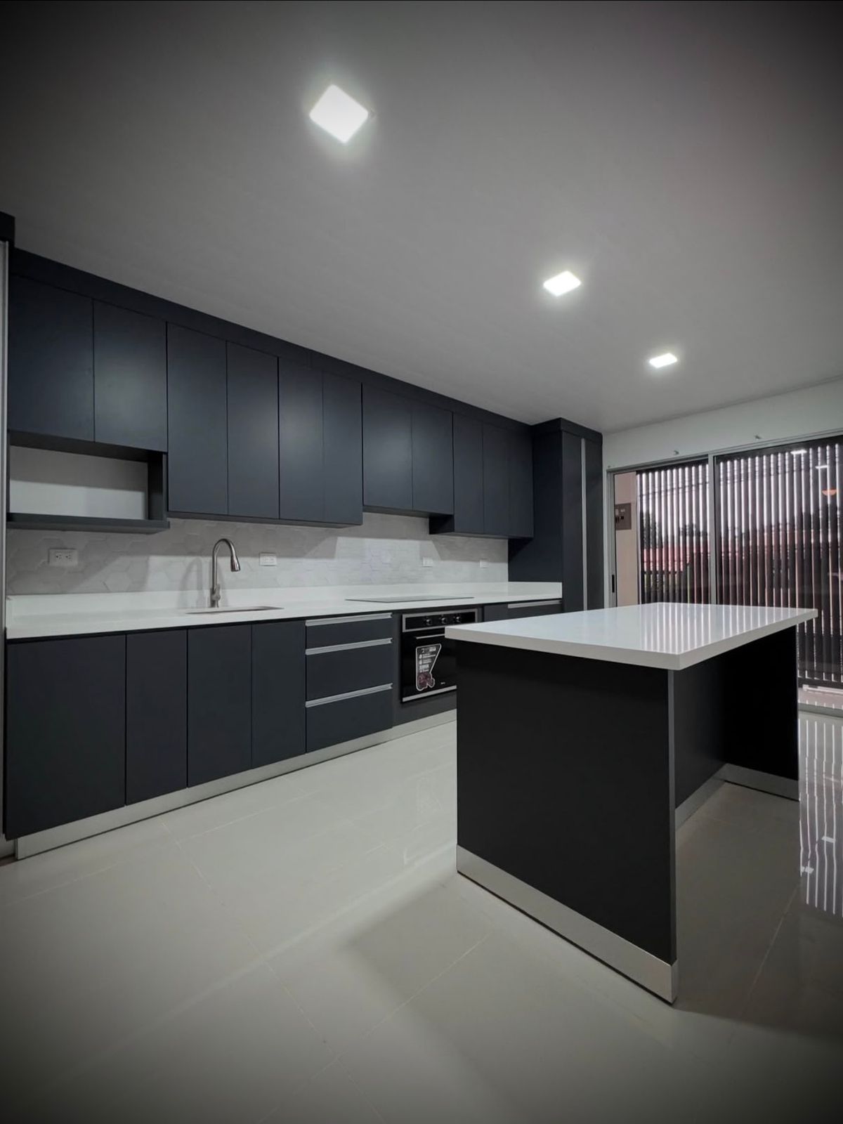 Construccion y diseño de mueble de cocina en Costa Rica