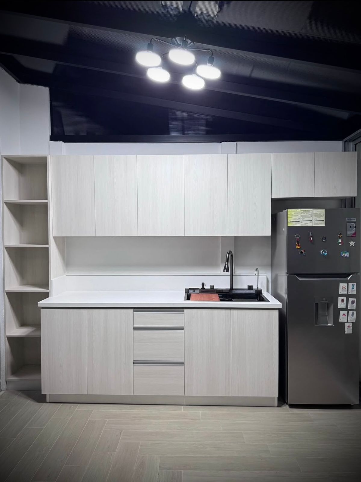 Construccion y diseño de mueble de cocina en Costa Rica