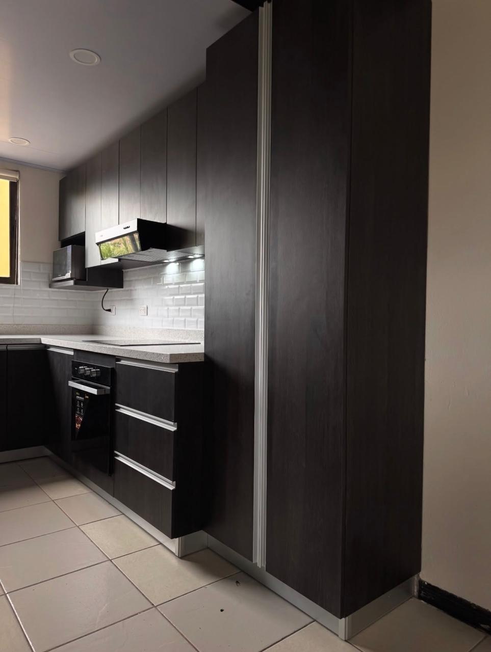 Construccion y diseño de mueble de cocina en Costa Rica