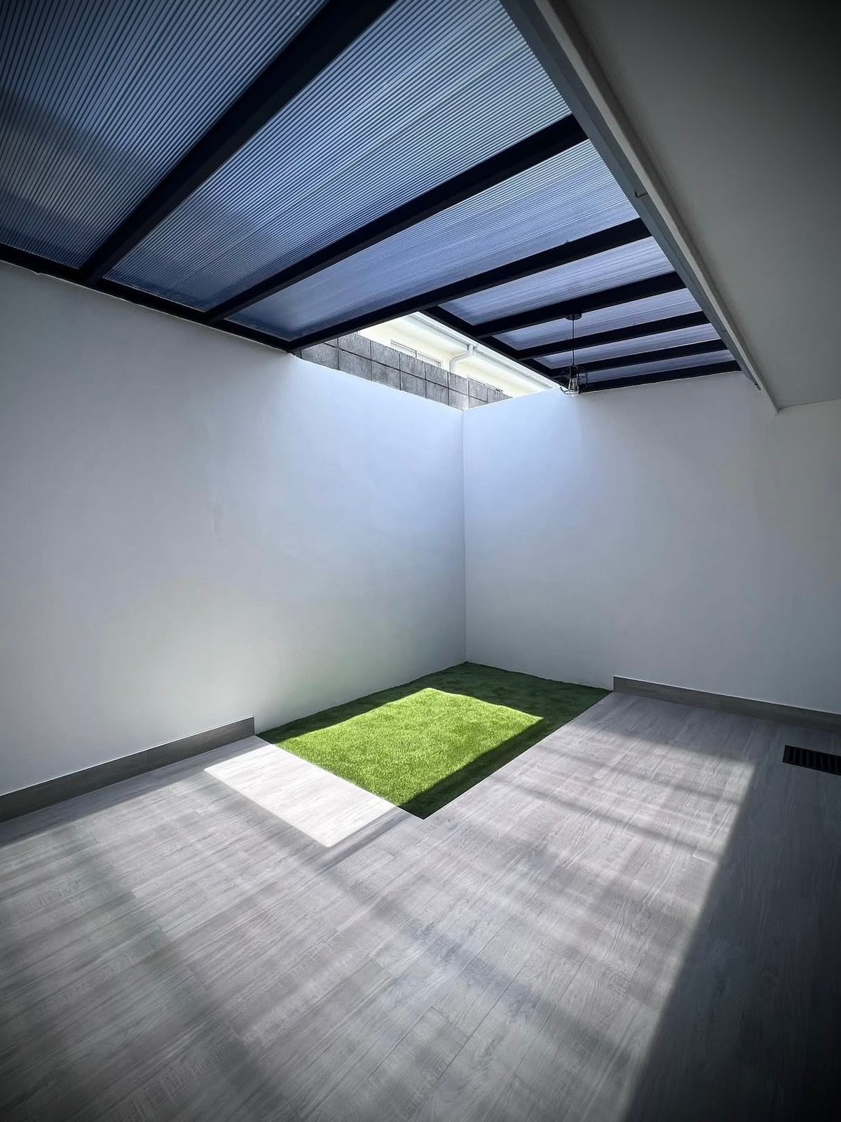 Construcción de terraza moderna en Costa Rica